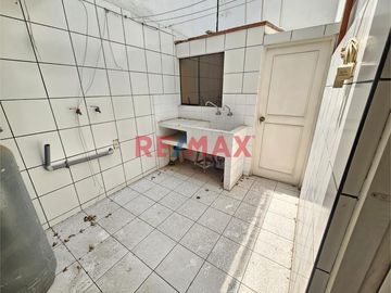 Vendo Departamento En Surco . Primer Piso