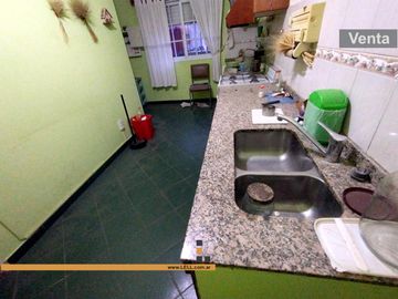 Casa 2 dorm. sobre Edison amplio terreno