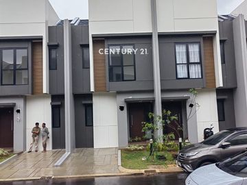Rumah Brand New Siap Huni Di Summarecon Crown Gading 2 KT 2 KM