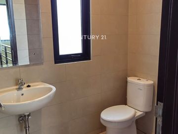 Rumah Brand New Siap Huni Di Summarecon Crown Gading 2 KT 2 KM