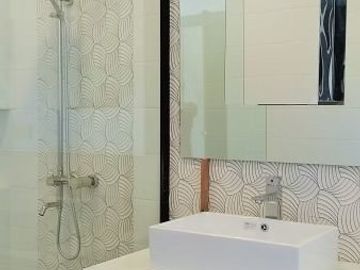 MODERN CONTEMPORARY BRAND NEW HOUSE