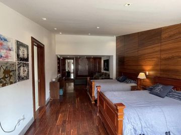 Residencia de 8 salas en venta en Club de Golf San Carlos, Metepec
