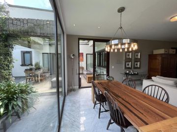 Residencia de 8 salas en venta en Club de Golf San Carlos, Metepec