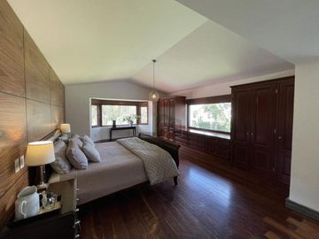 Residencia de 8 salas en venta en Club de Golf San Carlos, Metepec