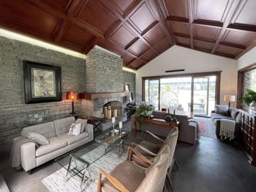 Residencia de 8 salas en venta en Club de Golf San Carlos, Metepec