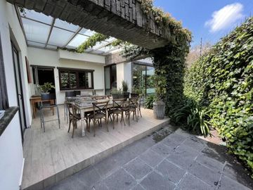Residencia de 8 salas en venta en Club de Golf San Carlos, Metepec