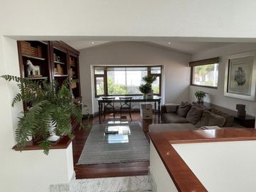Residencia de 8 salas en venta en Club de Golf San Carlos, Metepec