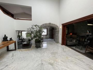 Residencia de 8 salas en venta en Club de Golf San Carlos, Metepec
