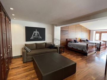 Residencia de 8 salas en venta en Club de Golf San Carlos, Metepec