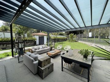 Residencia de 8 salas en venta en Club de Golf San Carlos, Metepec
