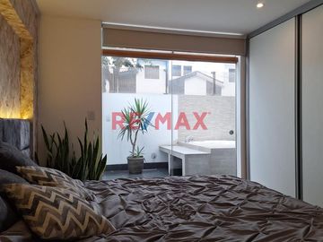 ALQUILER DE DEPARTAMENTO EN PRIMER PISO - URB. RESIDENCIAL LA AURORA, SURCO
**ÁREA:** 146 m²
**MANTENIMIENTO:** S/ 350

---

Ubicado en el coraz