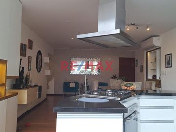 ALQUILER DE DEPARTAMENTO EN PRIMER PISO - URB. RESIDENCIAL LA AURORA, SURCO
**ÁREA:** 146 m²
**MANTENIMIENTO:** S/ 350

---

Ubicado en el coraz