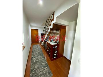 Exclusivo y acogedor Dúplex de 144 m2 en 5to / 6to piso frente al Parque Local y sólo 9 años de antigüedad. 

Inmejorable ubicación en una de las Ur