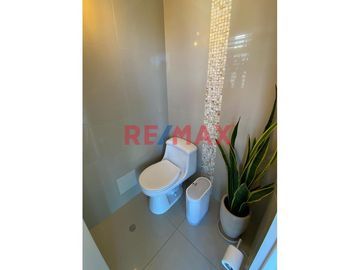 Exclusivo y acogedor Dúplex de 144 m2 en 5to / 6to piso frente al Parque Local y sólo 9 años de antigüedad. 

Inmejorable ubicación en una de las Ur