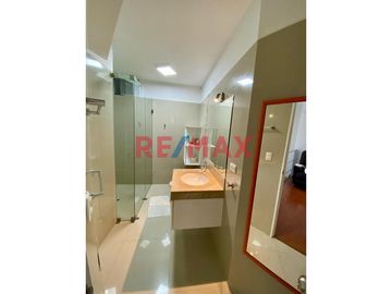 Exclusivo y acogedor Dúplex de 144 m2 en 5to / 6to piso frente al Parque Local y sólo 9 años de antigüedad. 

Inmejorable ubicación en una de las Ur