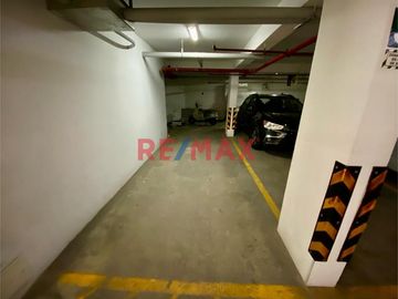 Exclusivo y acogedor Dúplex de 144 m2 en 5to / 6to piso frente al Parque Local y sólo 9 años de antigüedad. 

Inmejorable ubicación en una de las Ur
