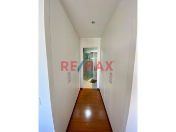 Exclusivo y acogedor Dúplex de 144 m2 en 5to / 6to piso frente al Parque Local y sólo 9 años de antigüedad. 

Inmejorable ubicación en una de las Ur