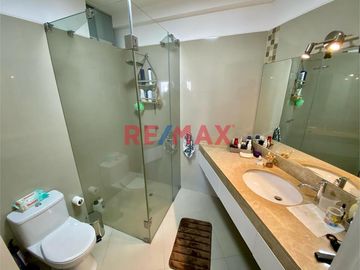 Exclusivo y acogedor Dúplex de 144 m2 en 5to / 6to piso frente al Parque Local y sólo 9 años de antigüedad. 

Inmejorable ubicación en una de las Ur