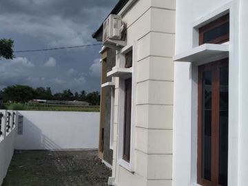 DIJUAL RUMAH SIAP HUNI TANAH LUAS UTARA CANDI PRAMBANAN