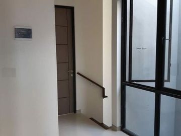Rumah Cantik New Gress Darmo Permai Timur Surabaya