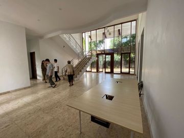 Di sewakan Rumah/kantor Jl. Kemang Timur, Jakarta Selatan