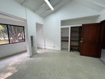 edificio en arriendo en tequendama. Cod A1356