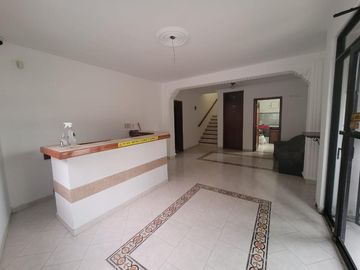 edificio en arriendo en tequendama. Cod A1356