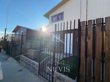 Casa en venta de 2 dorm. en Villa Alemana