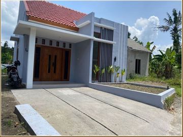 1 Unit Rumah Pesan Bangun Konsep Modern Minimalis di Randusari