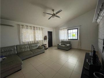 Se Vende Casa de 396 Mts2 en Costa Verde de La Chorrera (H)