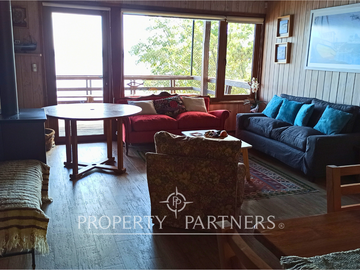 3 Preciosas Casas orilla de Lago Panguipulli en 2,4 ha. y 112 mts de playa