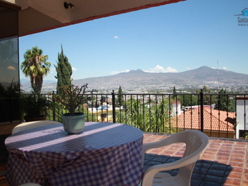 Casa con alberca en venta Col. Vista Bella $14,500,000.00 (TAMBIÉN EN RENTA)