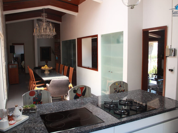 Casa con alberca en venta Col. Vista Bella $14,500,000.00 (TAMBIÉN EN RENTA)