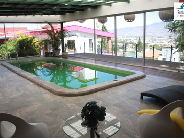 Casa con alberca en venta Col. Vista Bella $14,500,000.00 (TAMBIÉN EN RENTA)