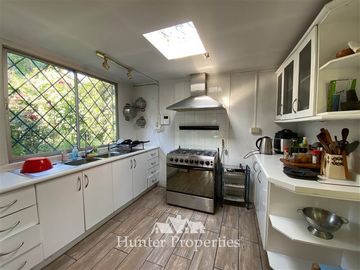 Casa en Venta en Lo Barnechea Antigua
