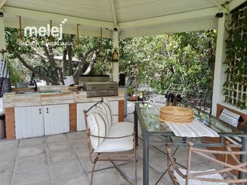 Venta Maravillosa Casa Estilo Georgian en Condominio, Buin