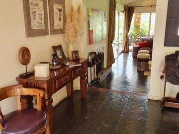 Venta Maravillosa Casa Estilo Georgian en Condominio, Buin