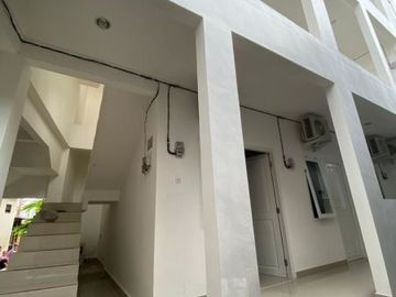 Dijual Rumah Kost 12 Kamar Fully Furnished di Alam Sutera Jl. Margajaya Super Murah Siap Untung