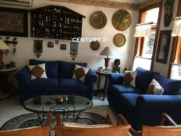 Dijual Rumah Terawat Strategis Pondok Indah Jakarta Selatan