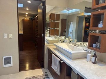 CASA EN VENTA EN LOMAS HIPÓDROMO