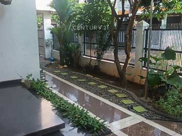 Rumah 3 Lantai Dua Muka Utara X Selatan  Di Bekasi Kota Kemang