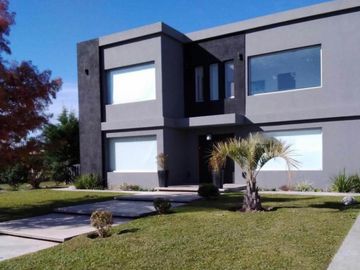 Venta de casa en el Barrio de los Talas