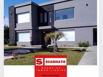 Venta de casa en el Barrio de los Talas