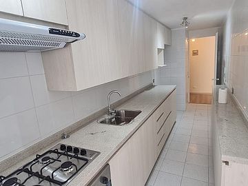 COLEGIO CALASANZ, PISO 1, REMODELADO 100%