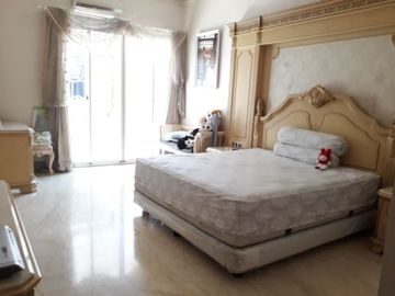 DIJUAL RUMAH MEWAH FULL MARMER Lokasi: Barata Jaya