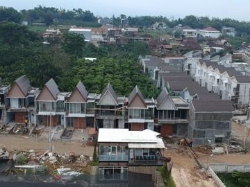 Residential Feels Villa Strategic Location Merjosari Islamic Area