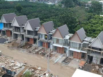Residential Feels Villa Strategic Location Merjosari Islamic Area