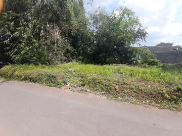 Tanah Selatan Kampus UII Kawasan Kos2an: SHM Aman