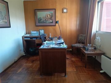 Casa en venta de 3 dorm. Ceca Metro Hernando de M Las Condes