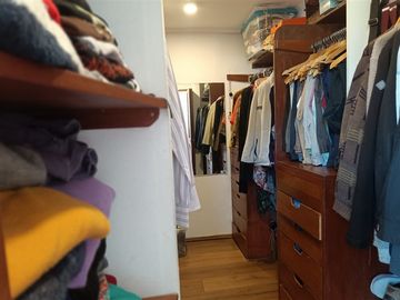 Casa en venta de 3 dorm. Ceca Metro Hernando de M Las Condes